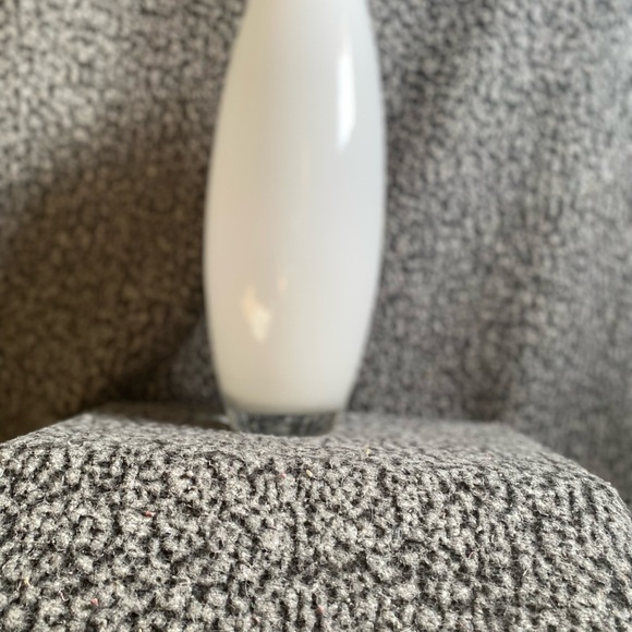 Elegant White Glass Vase - Picture 5 of 6